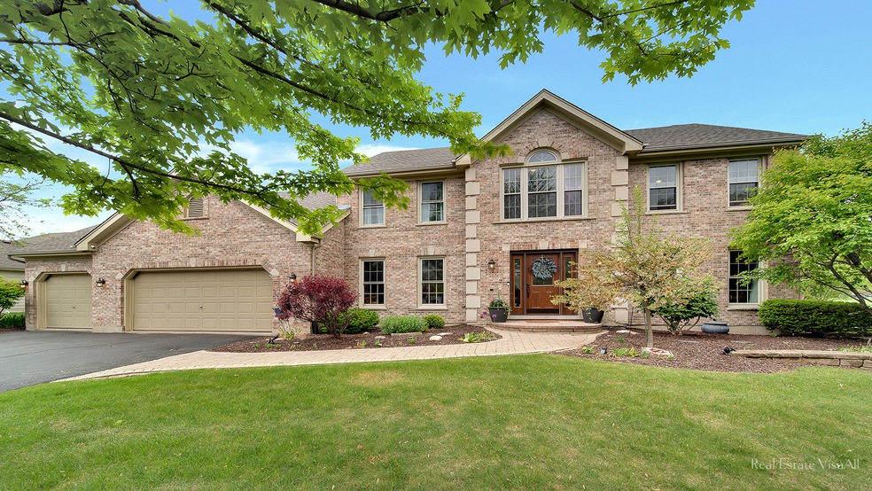 3550 Lakeview Dr, Algonquin, IL 60102 - photo 1