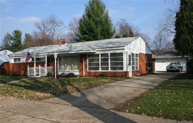 Attractive 1,500sf 3bedroom ranch with 2 full bath