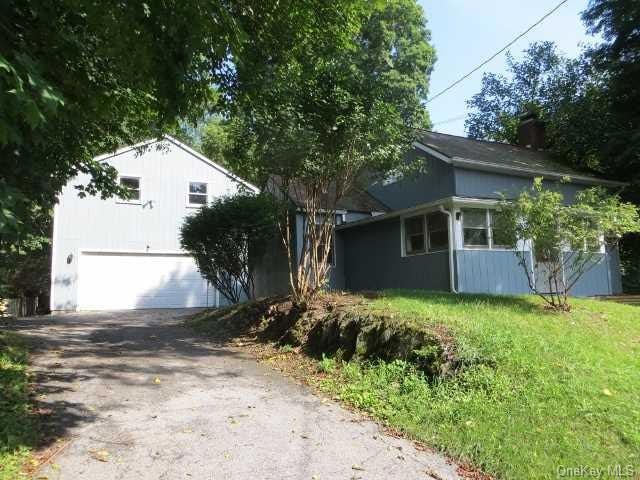 98 Old Post Rd N unit 1, Red Hook, NY 12571 - photo 1