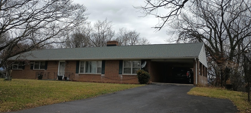 4021 Clairmont St SW, Roanoke, VA 24018 - photo 1