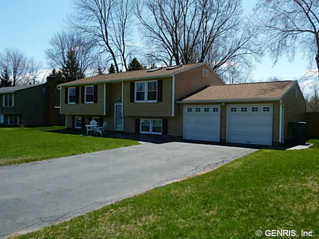 Exterior Front. Welcome to 3 Battle Green Dr. w/ over 100k in recent improvements!