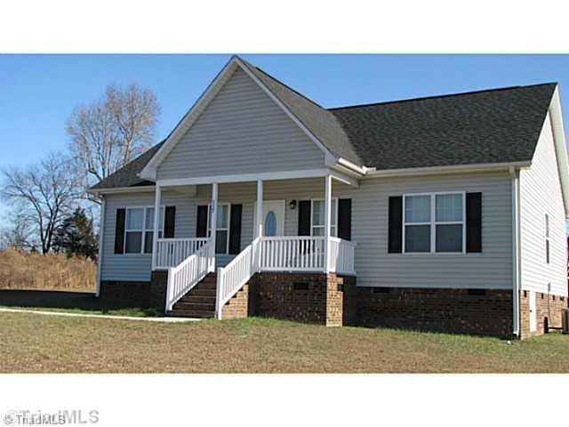 537 Honeysuckle Ridge, Asheboro, NC 27205 - photo 1