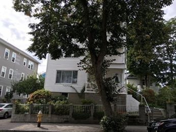 4 Loxwood St unit 3, Worcester, MA 01604 - photo 1