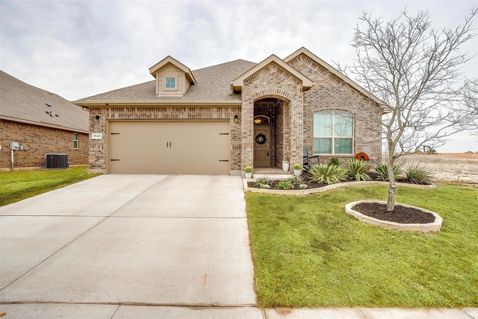 1548 Seabiscuit Dr, Granbury, TX 76049 - photo 1