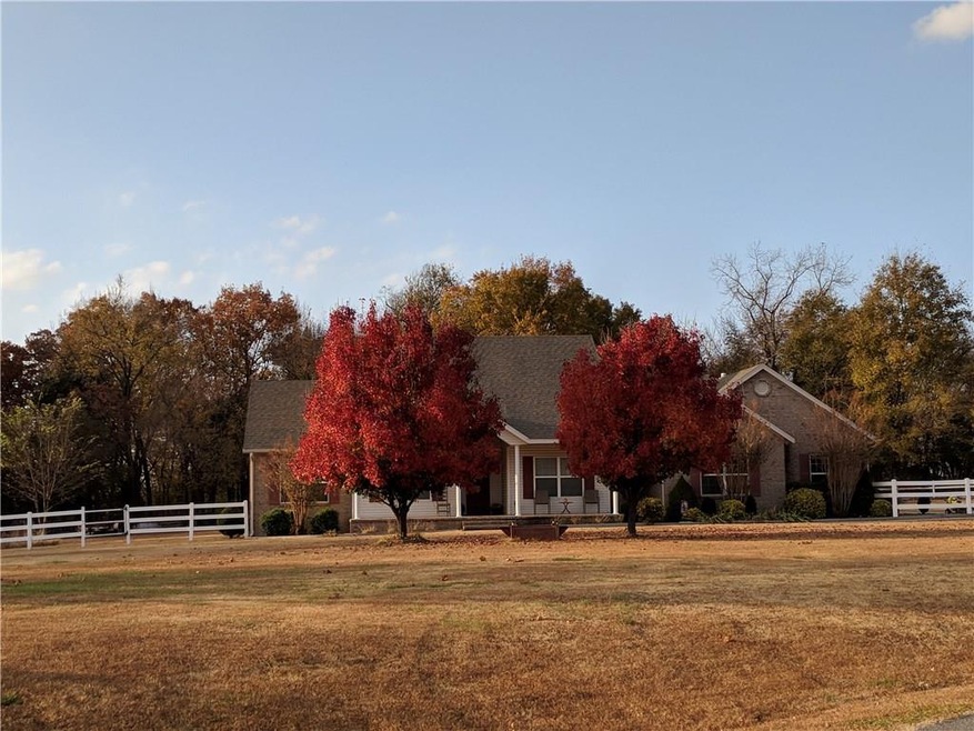 320 Lee Ann Way, Prairie Grove, AR 72753 - photo 1