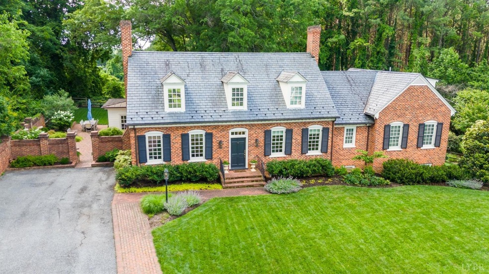 Sold $1,160,000 • Co-Listing Agent