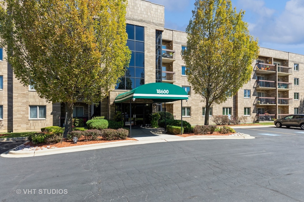 18600 Village West Dr unit 307, Hazel Crest, IL 60429 - photo 1