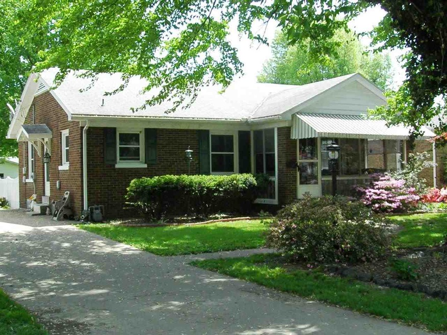 Welcome to 1021 N. Spring St.