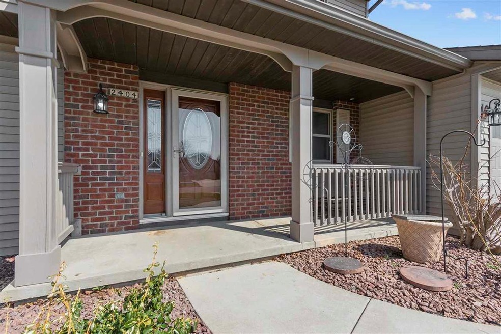 2404 W Roselawn Dr, Appleton, WI 54914 - photo 1