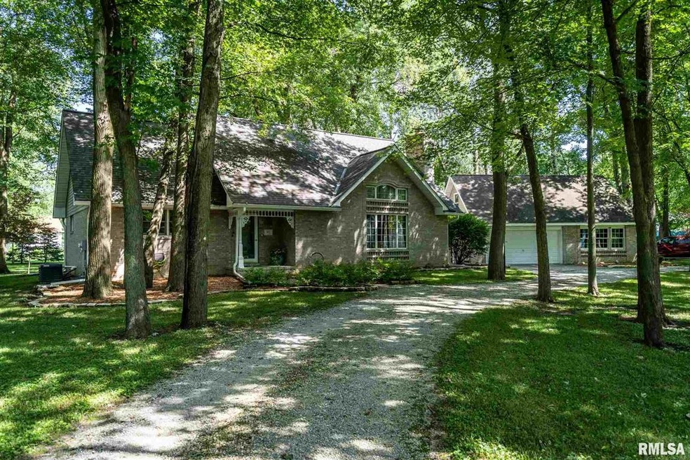 802 N Cherry Ln, Peoria, IL 61604 - photo 1