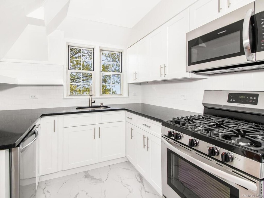 13 Sentry Place unit SL, Scarsdale, NY 10583 - photo 1