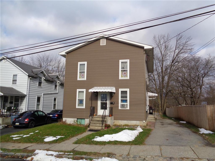 48 W 3rd St, Wind Gap, PA 18091 - photo 1