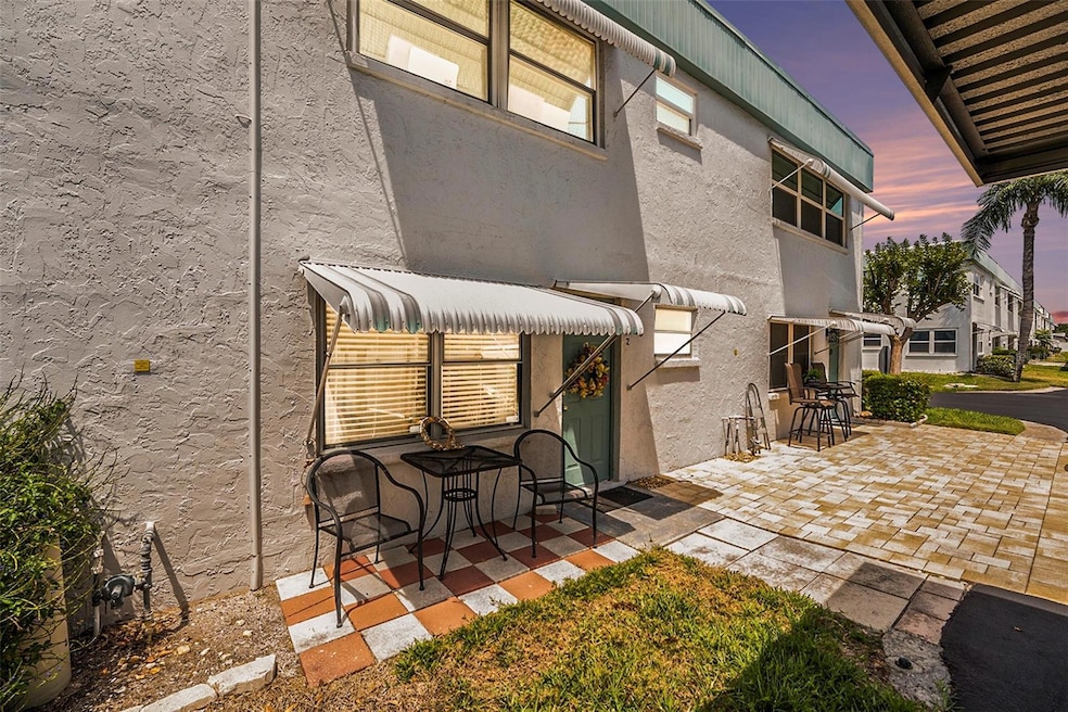 5216 81st St N unit 2, Saint Petersburg, FL 33709 - photo 1