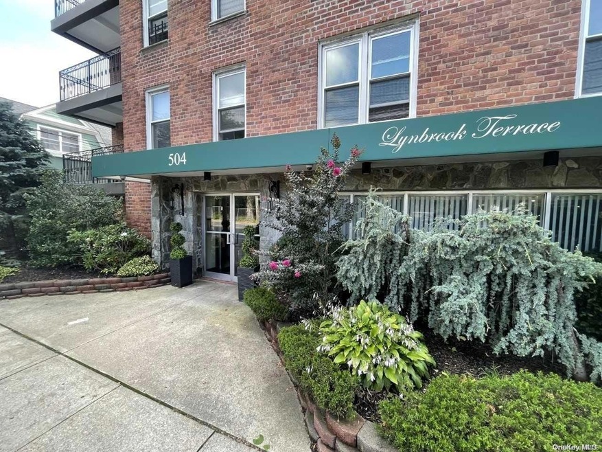 504 Merrick Rd unit 4S, Lynbrook, NY 11563 - photo 1