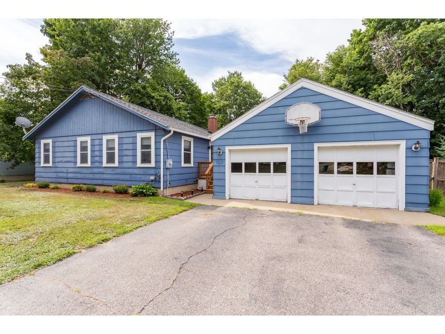 21 Howe St, Rochester, NH 03867 - photo 1