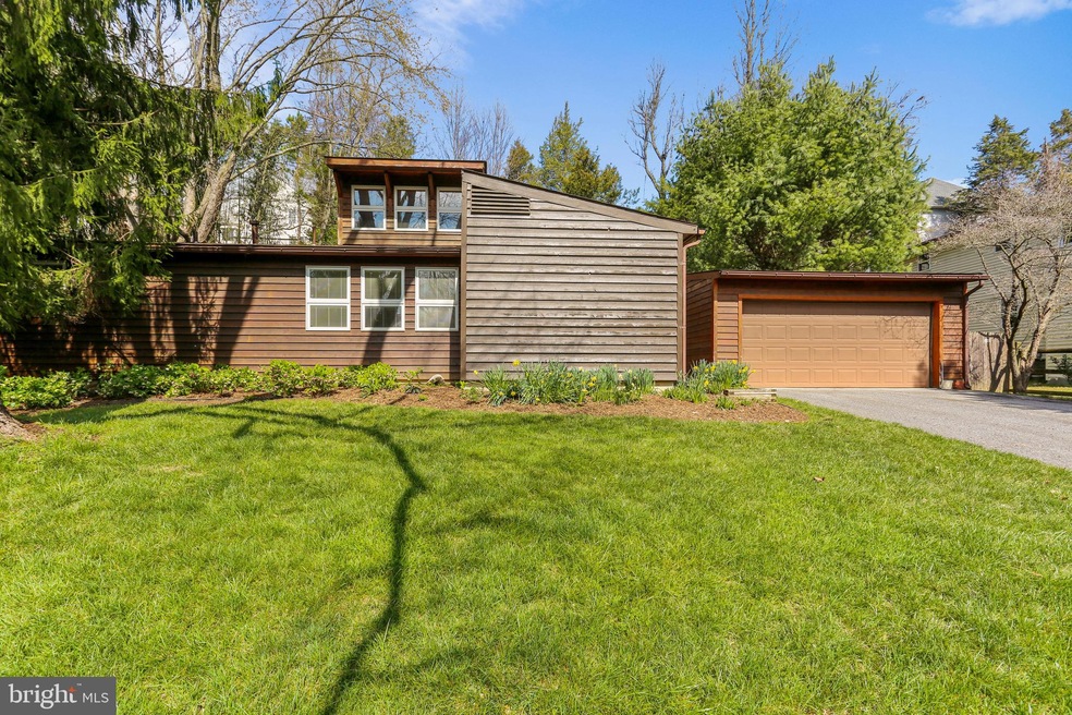 11525 Cherry Grove Dr, North Potomac, MD 20878 - photo 1