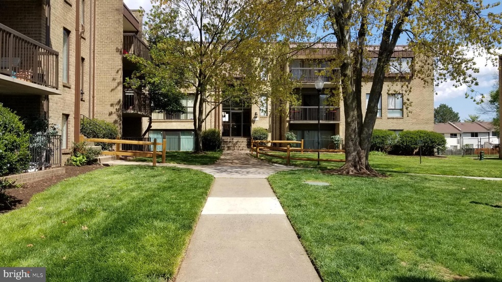 7577 Margate Ct unit 102, Manassas, VA 20109 - photo 1