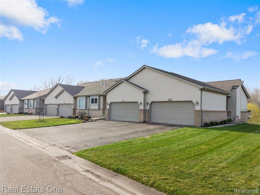WELCOME HOME!! 1-Story END UNIT condo