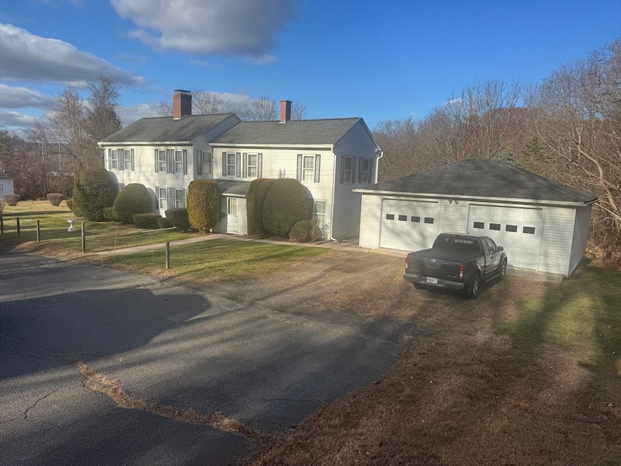 340 Pendleton Ave, Chicopee, MA 01020 - photo 1