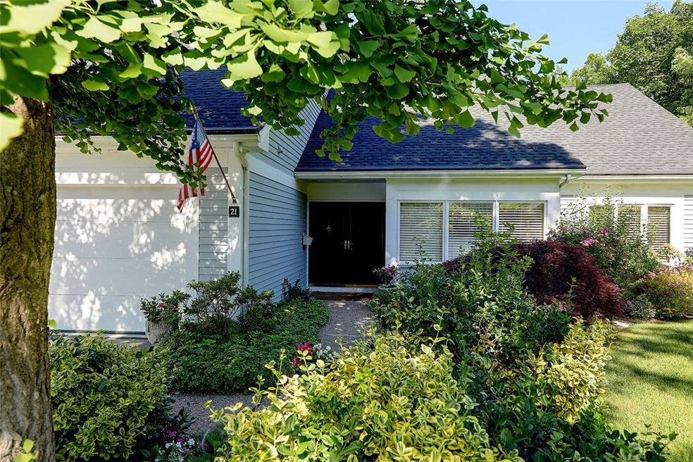 21 Bagy Wrinkle Cove, Warren, RI 02885 - photo 1