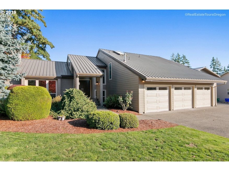 14740 SE Island Woods Ct, Clackamas, OR 97015 - photo 1