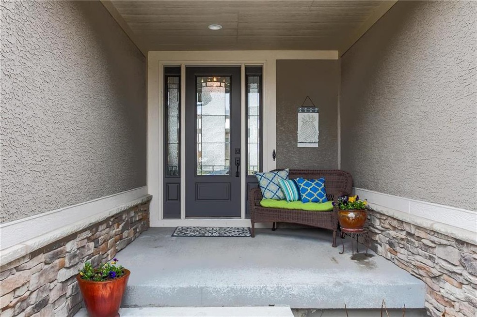 9943 Warwick St, Lenexa, KS 66220 - photo 1