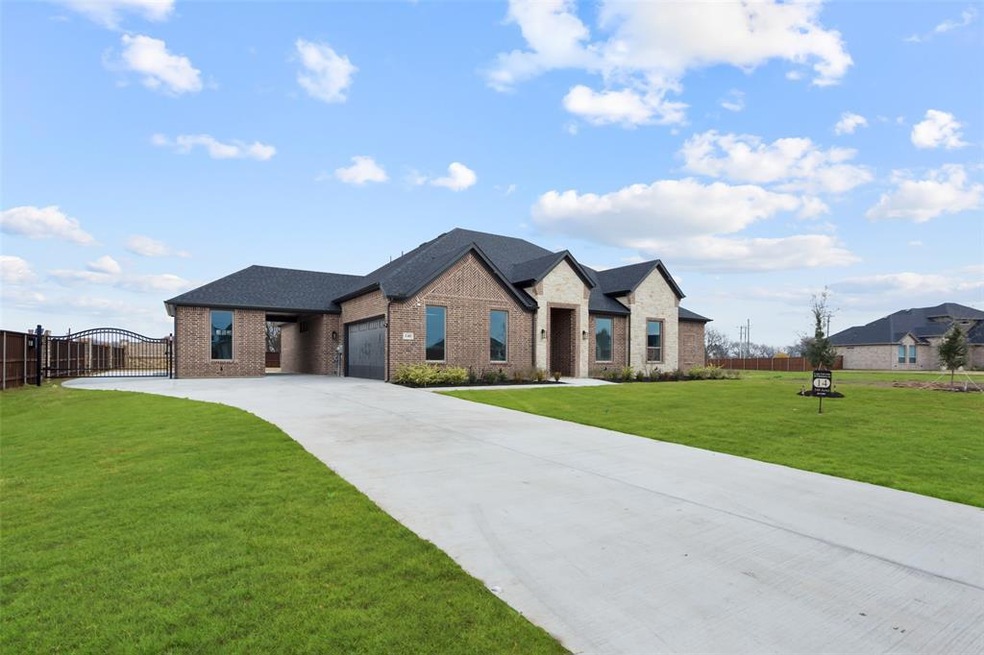 140 Chisolm Trail, Pottsboro, TX 75076 - photo 1