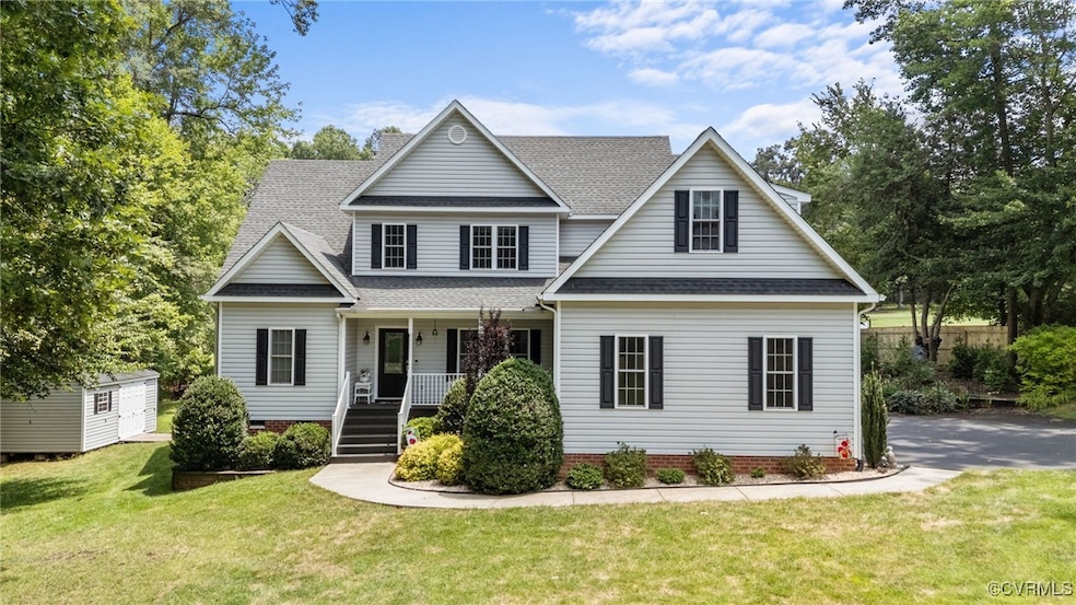 Front of Home on 1 Acre Golf Course lot