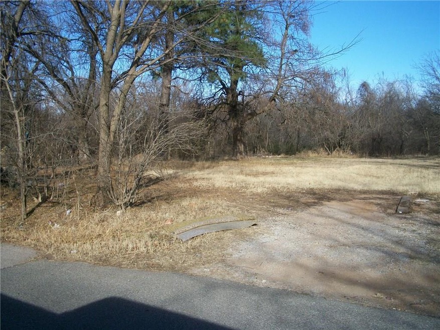 1301 N Minnesota Ave, Shawnee, OK 74801 - photo 1