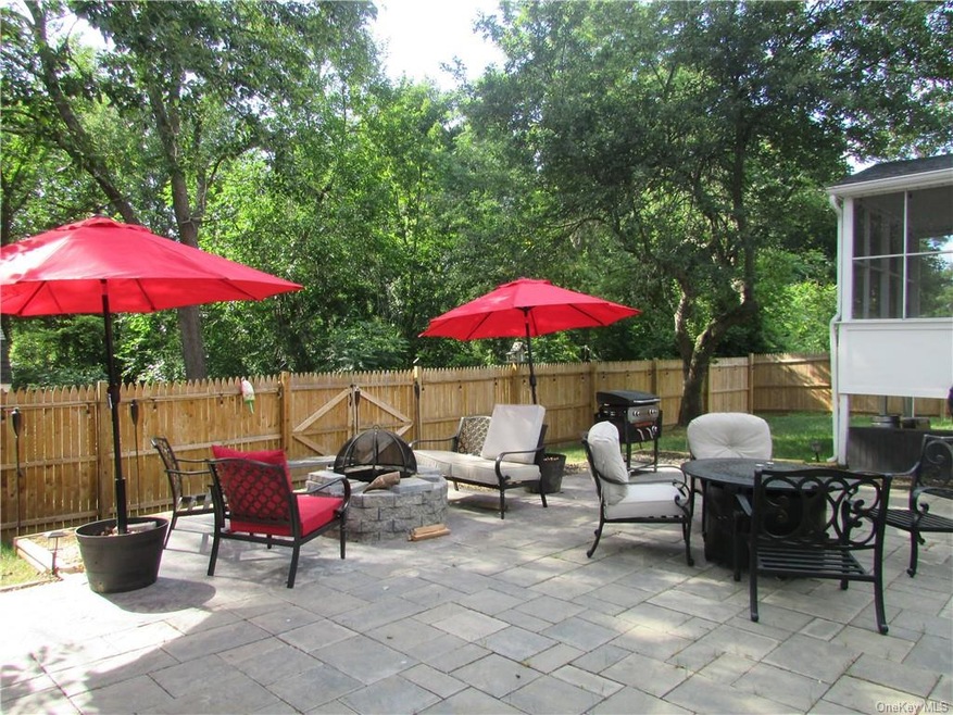 335 Lake Vue Dr, Montgomery, NY 12549 - photo 1