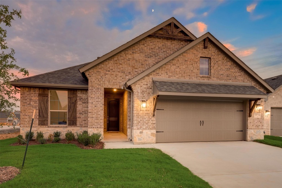 3528 Austin St, Gainesville, TX 76240 - photo 1