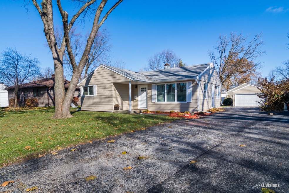 3720 Wren Ln, Rolling Meadows, IL 60008 - photo 1