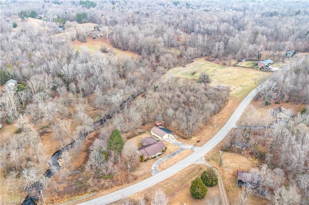 2126 Chestnut Dr, High Point, NC 27262 - photo 1