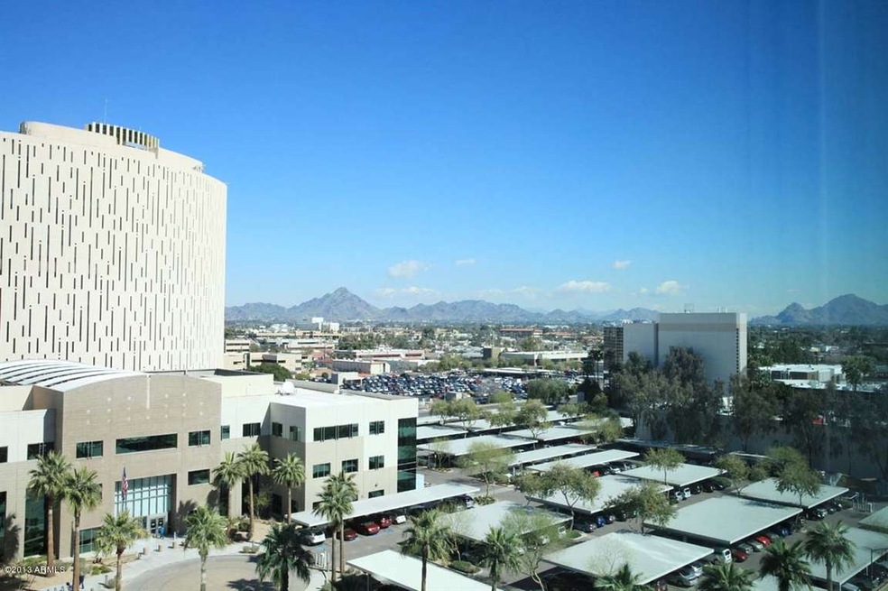 FAMILY ROOM VIEW