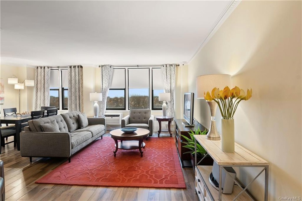 Pelham Bay Towers unit 6M, Bronx, NY 10461 - photo 1