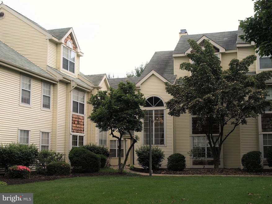 7359 Sauerkraut Ln unit H, Macungie, PA 18062 - photo 1