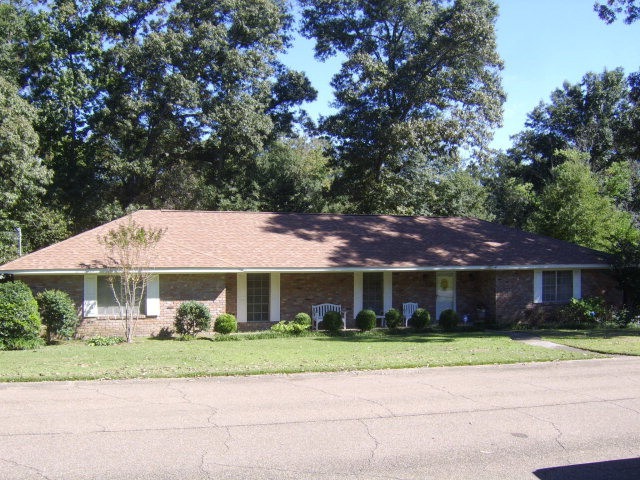 430 Lakeview Ave, McComb, MS 39648 - photo 1