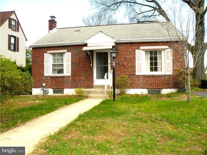 301 Mckinley Ave, Reading, PA 19605 - photo 1