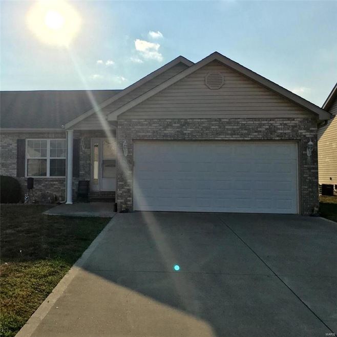 219 Alamosa Dr, Freeburg, IL 62243 - photo 1