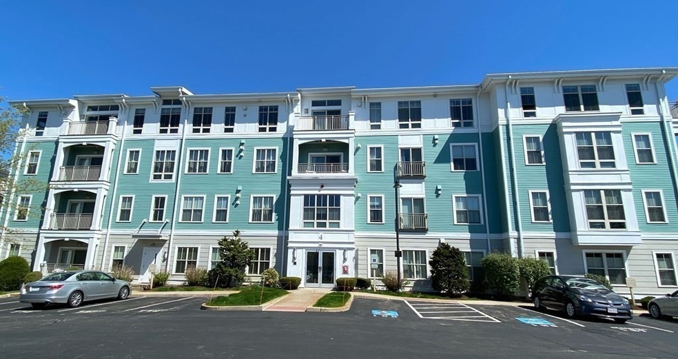 4 Repton Cir unit 4412, Watertown, MA 02472 - photo 1