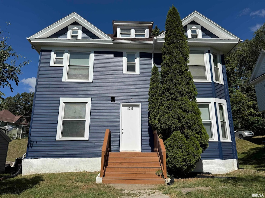 1013 E 6th St, Davenport, IA 52803 - photo 1