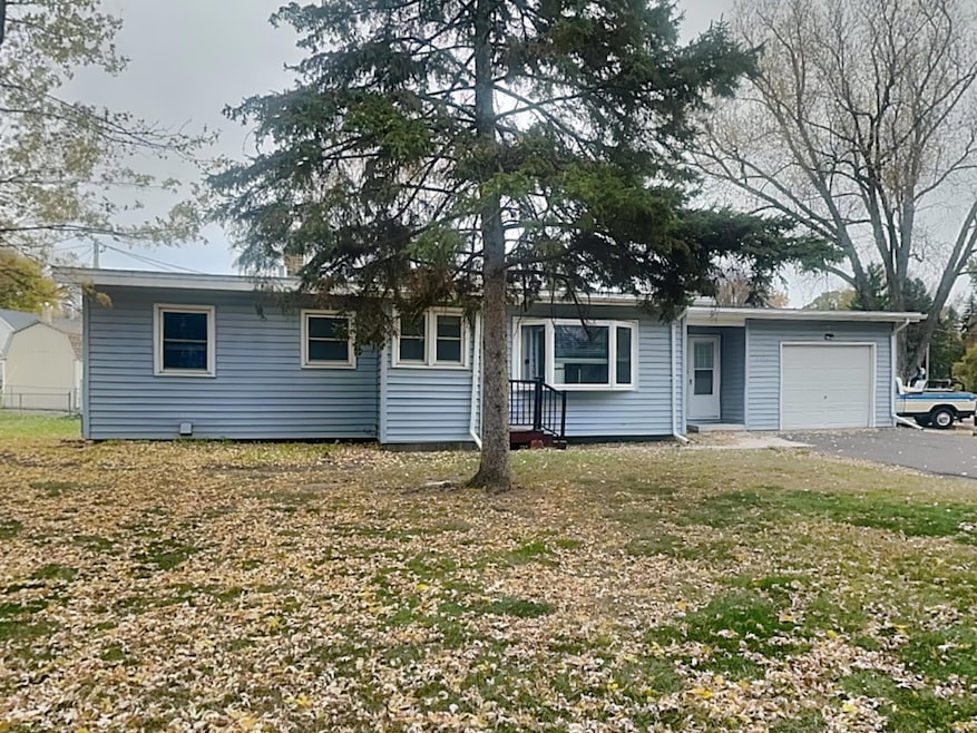 2272 N Hazel St, Maplewood, MN 55109 - photo 1