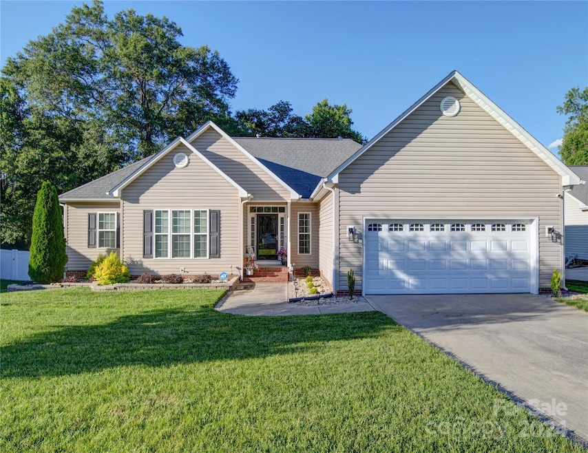 4044 Hereford Ln, Dallas, NC 28034 - photo 1