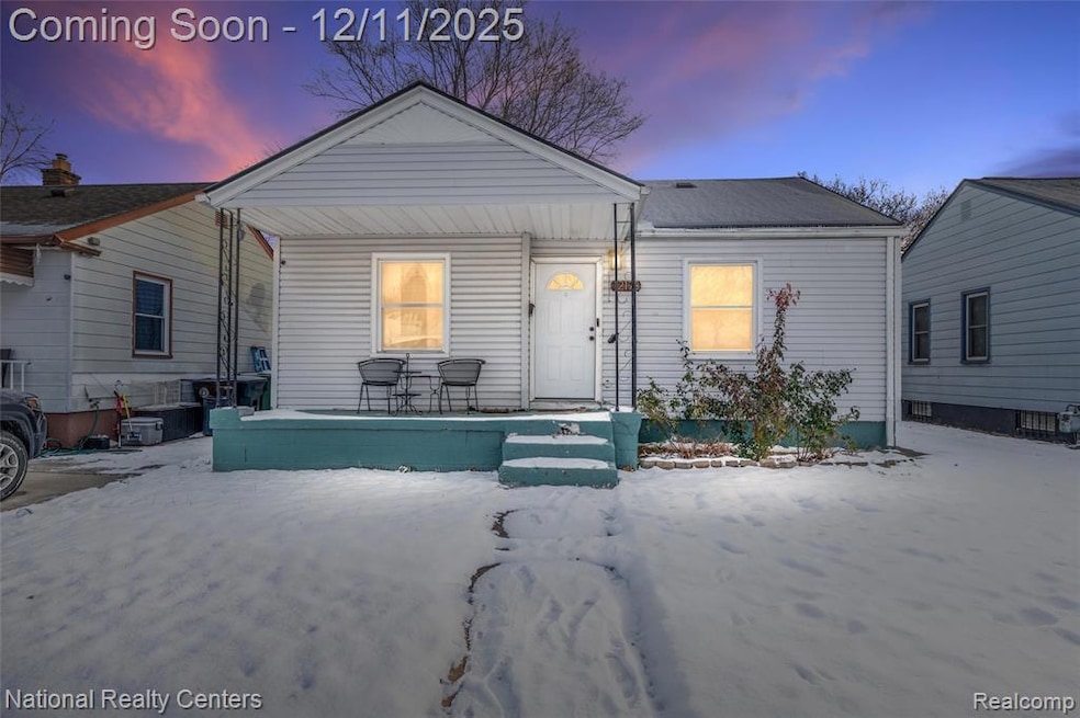 12173 Pearl St, Southgate, MI 48195 - photo 1