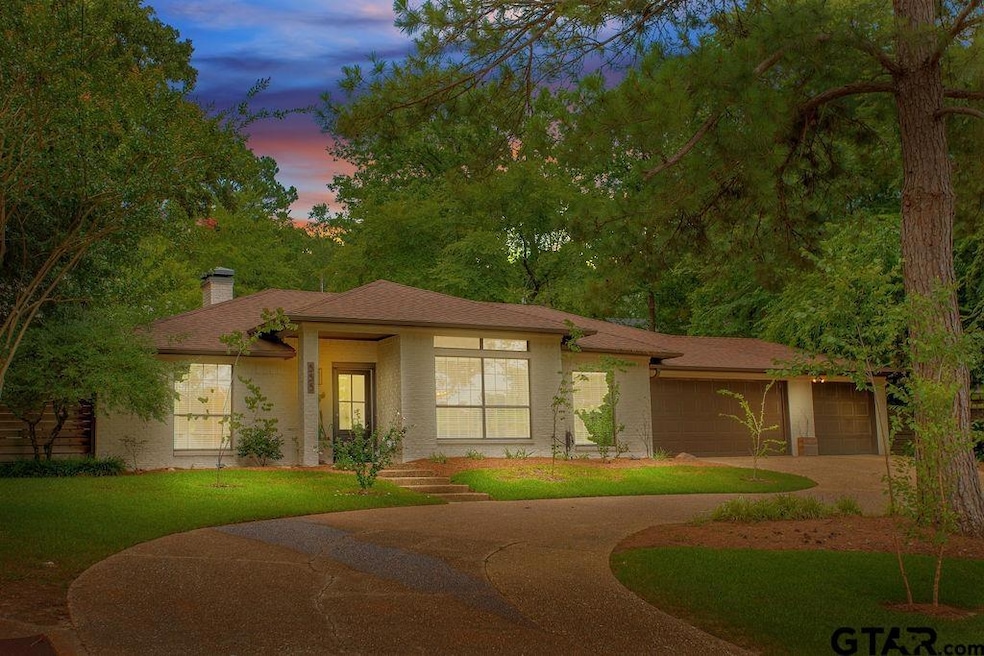 Pending $372,900