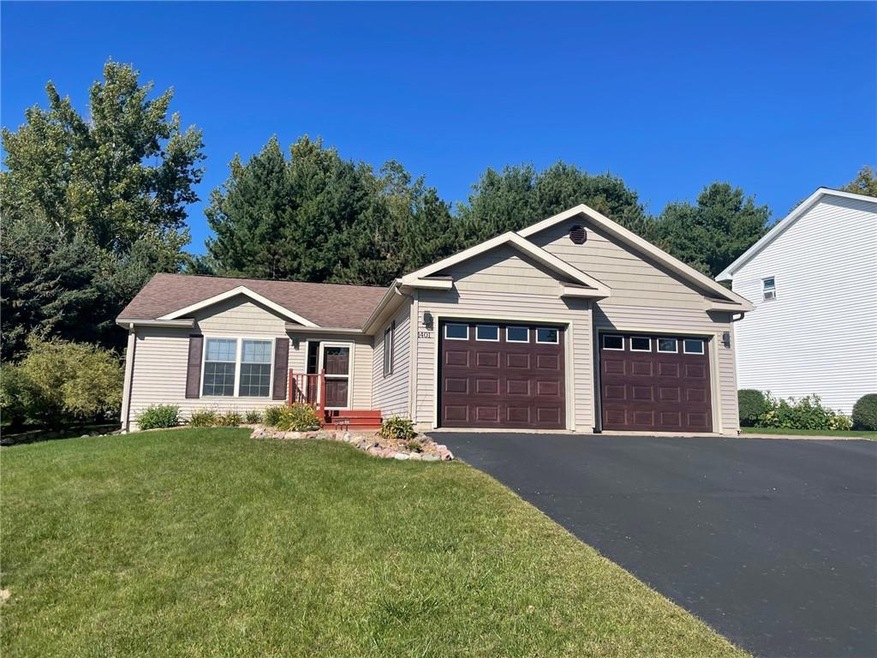 1401 17th Ave E, Menomonie, WI 54751 - photo 1