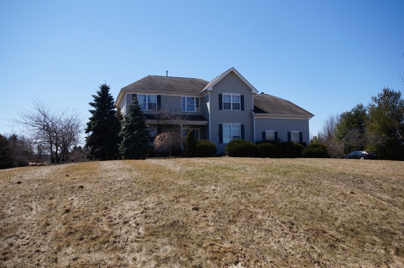 17 Grist Mill Ln, Franklin Park, NJ 08823 - photo 1