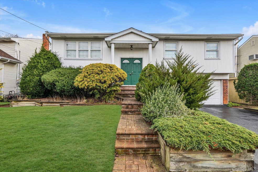 Pending $725,000 • Co-Listing Agent