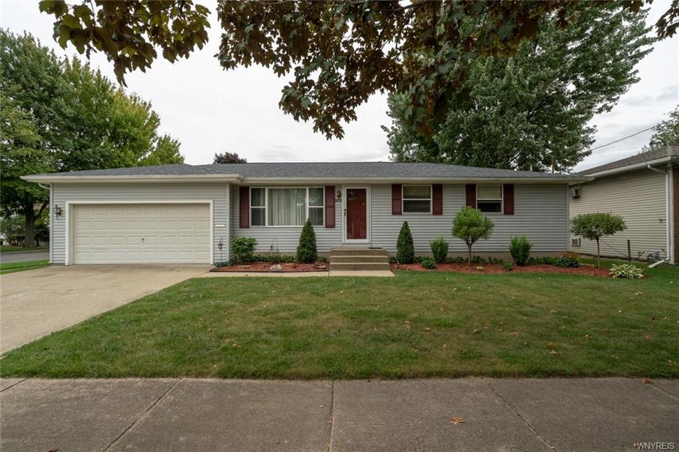 803 Remington Dr, North Tonawanda, NY 14120 - photo 1