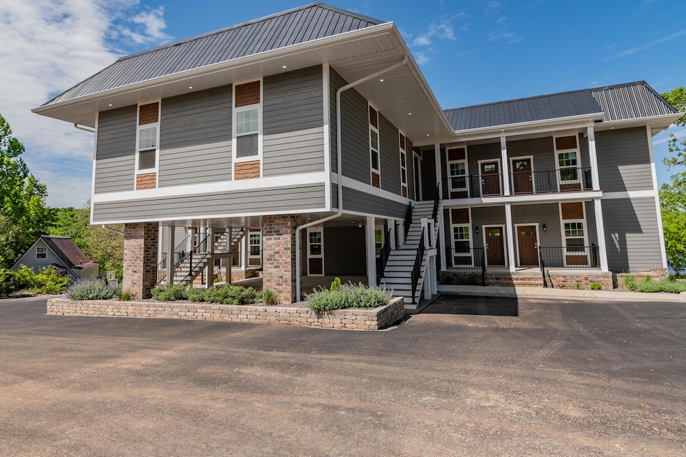Shoreline Pointe at Black Oak